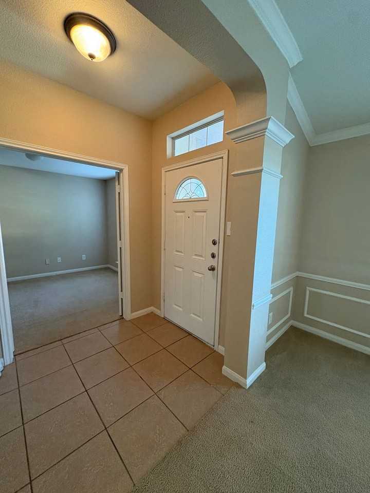 6905 Aquamarine Dr - Photo 2 of 34