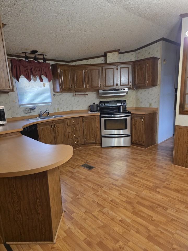 144 Matthews St #NA - Photo 6 of 16