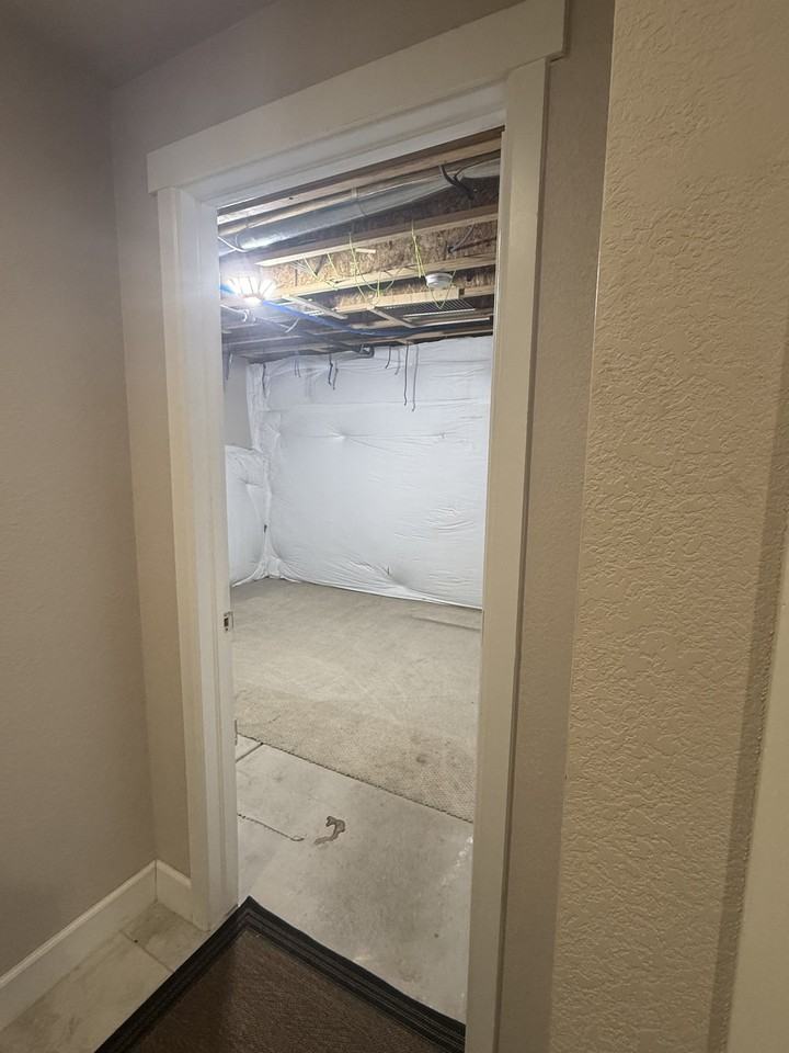 Washburn Avenue #15565 - Photo 7 of 32