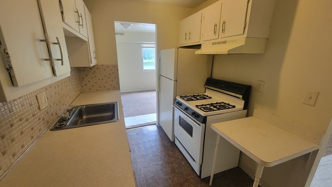 841 Silver Meadows Blvd #202 - Photo 5 of 8