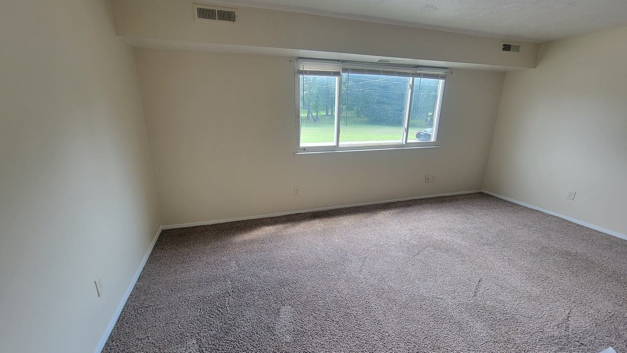 841 Silver Meadows Blvd #202 - Photo 6 of 8