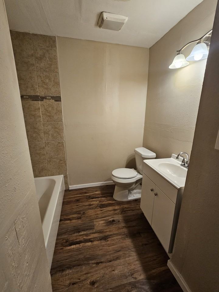 817 Cresthill Rd #2 - Photo 6 of 8