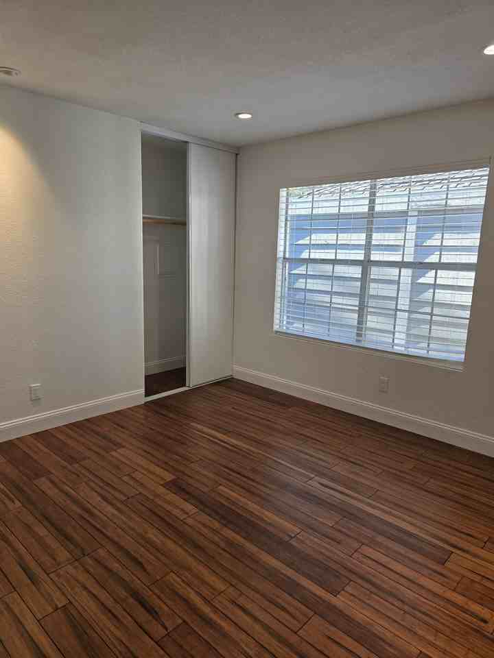 544 Silver Lake Dr - Photo 6 of 9