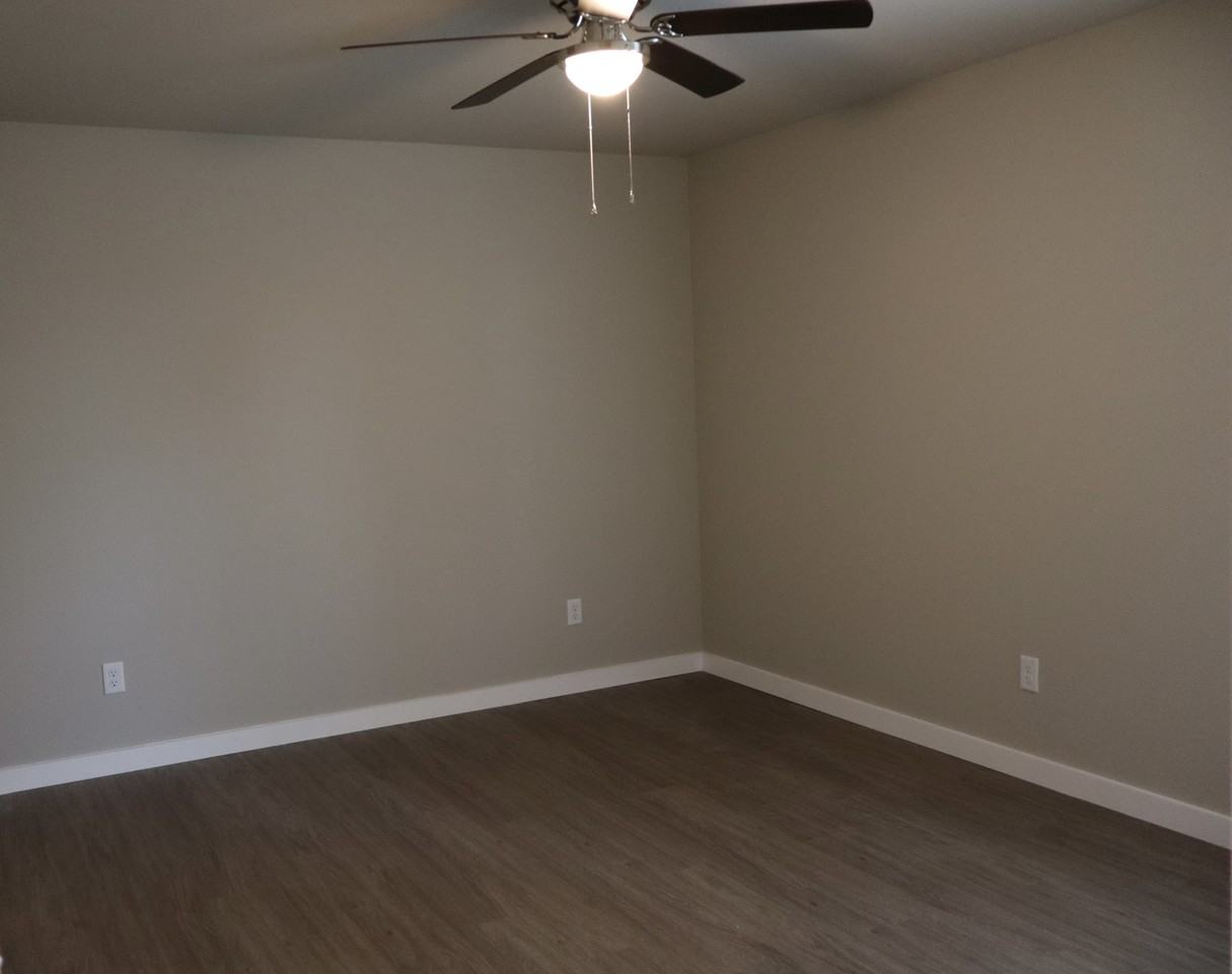 712 Xavier St #AB - Photo 4 of 21