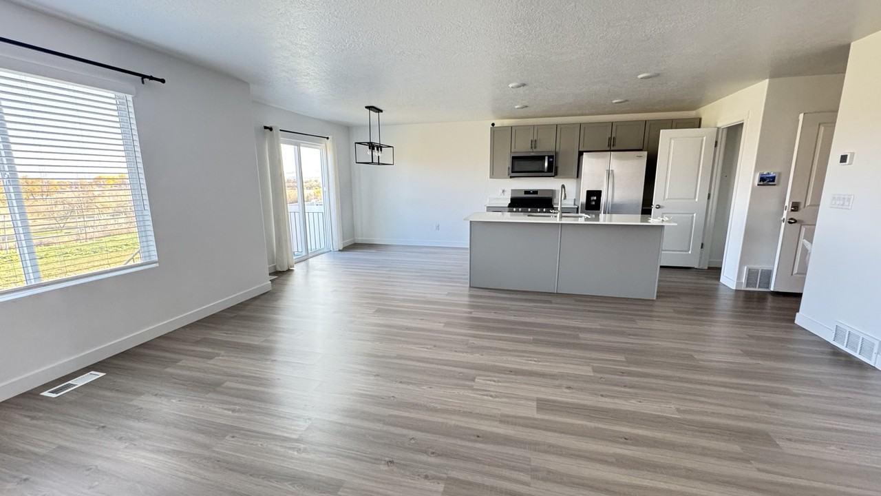 404 North Grassland Drive #404 - Photo 7 of 29