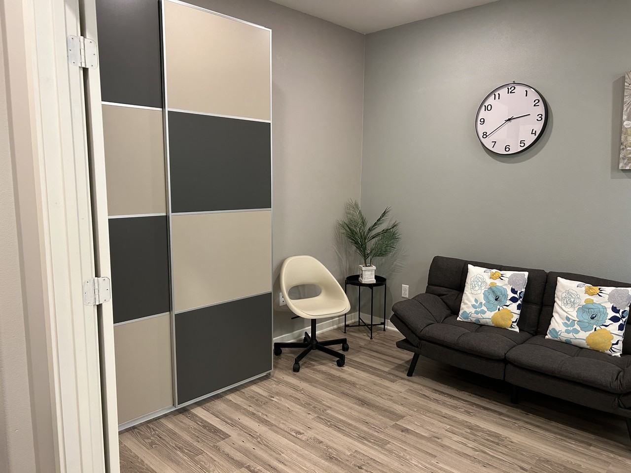 212 Paramount #212 - Photo 3 of 18