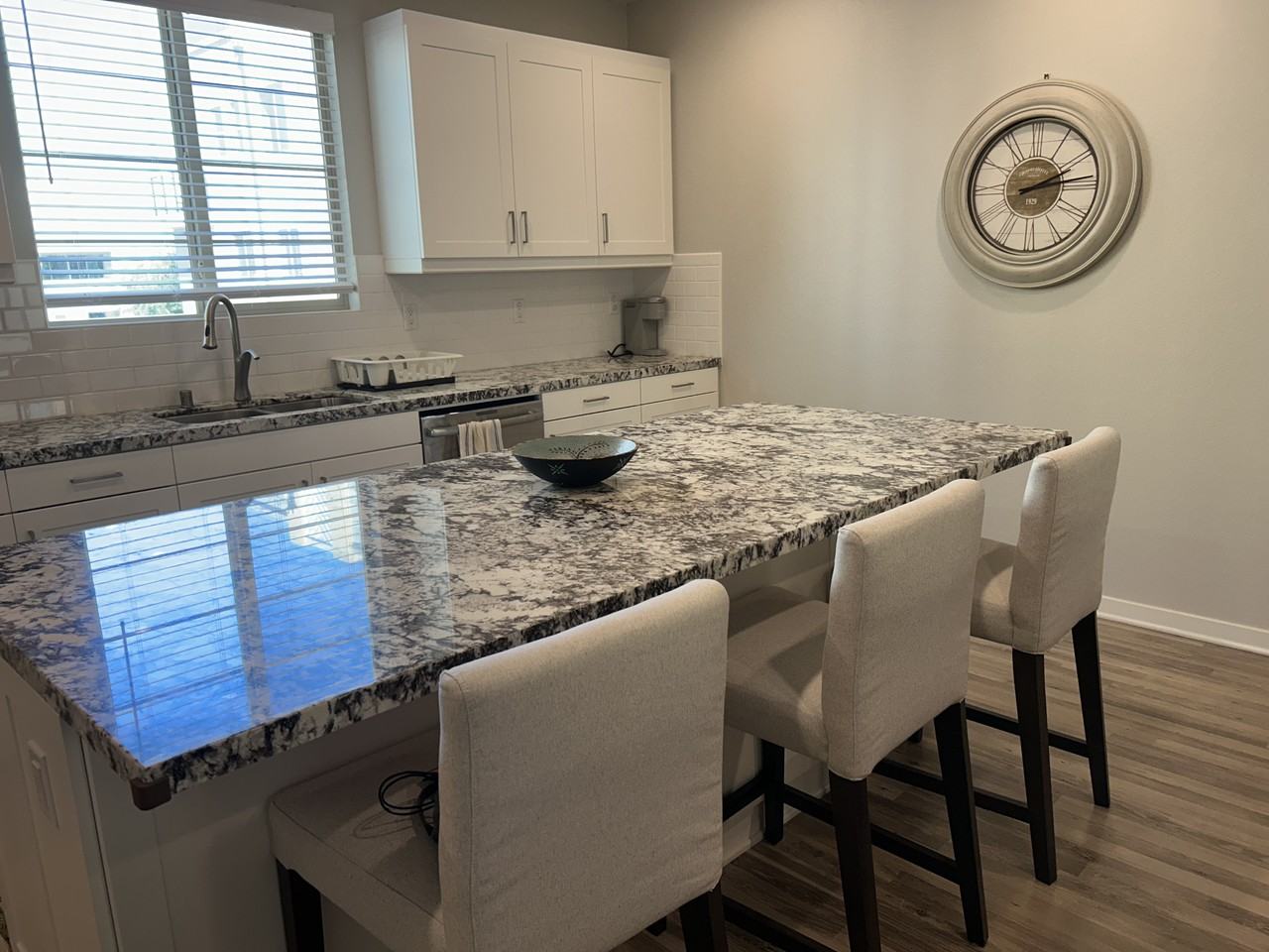 212 Paramount #212 - Photo 4 of 18