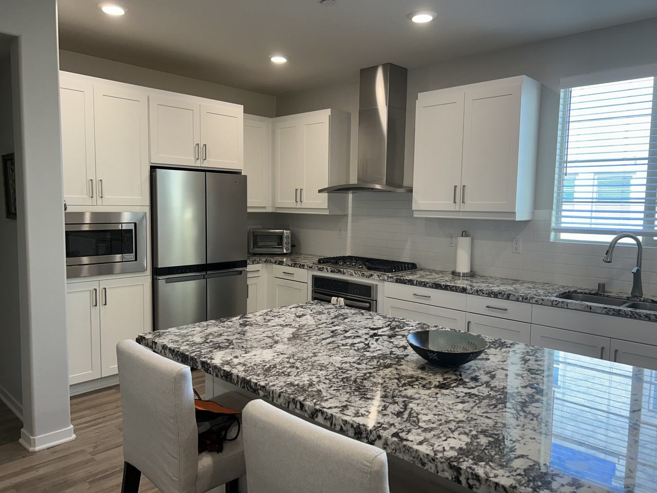 212 Paramount #212 - Photo 5 of 18