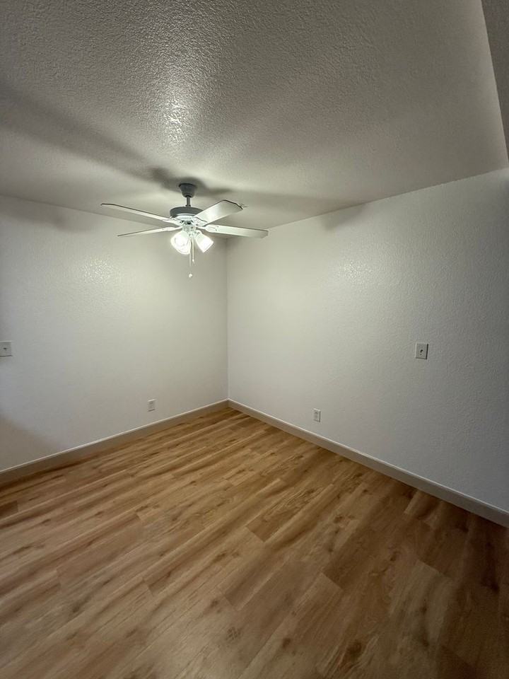 136 Sea Crest Cir - Photo 4 of 24