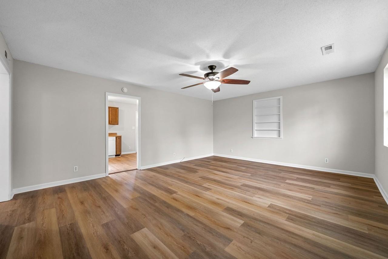 2030 Lintwood Drive - Photo 3 of 22