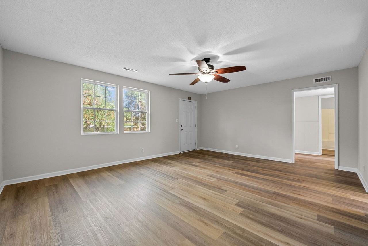 2030 Lintwood Drive - Photo 5 of 22