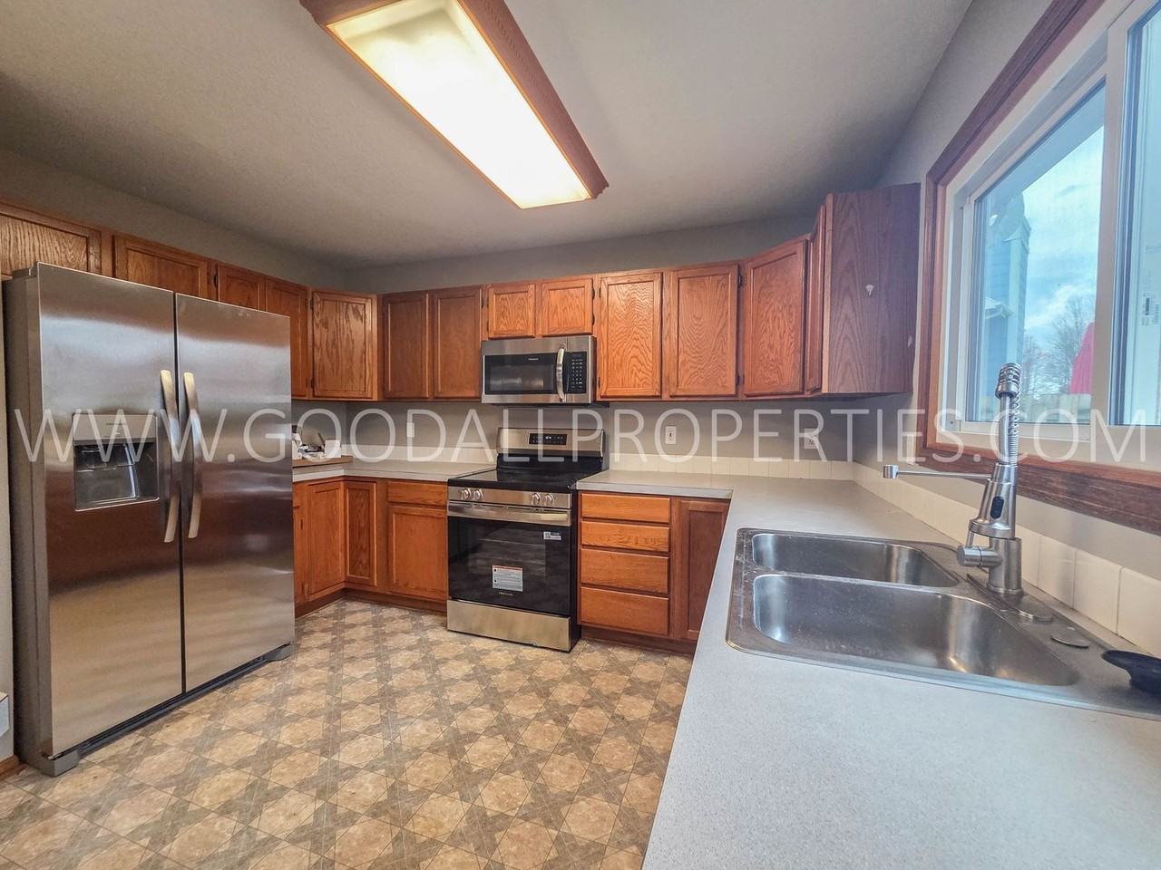 5514 Kensington Cir - Photo 2 of 21