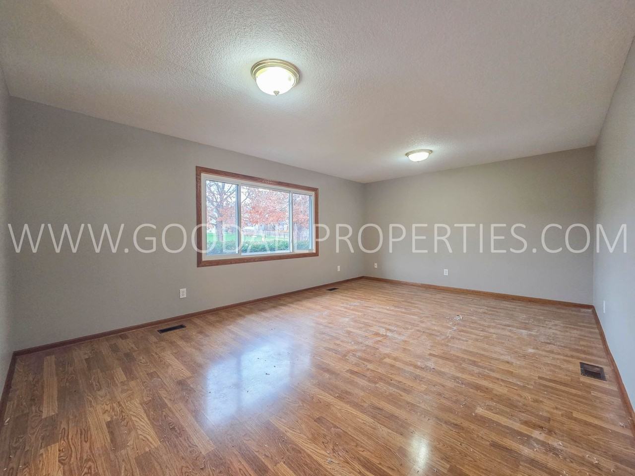 5514 Kensington Cir - Photo 4 of 21