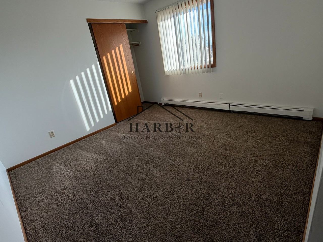 115 1st Avenue Northeast - Photo 2 of 8