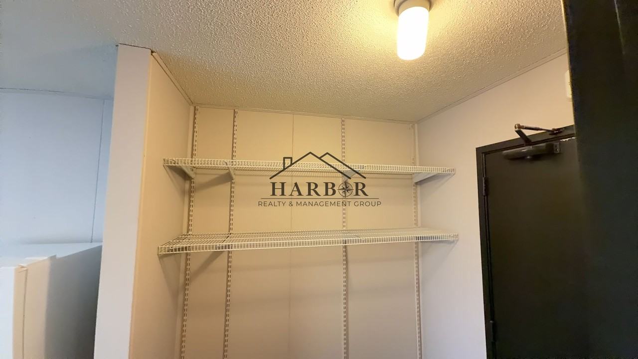 115 1st Avenue Northeast - Photo 5 of 8