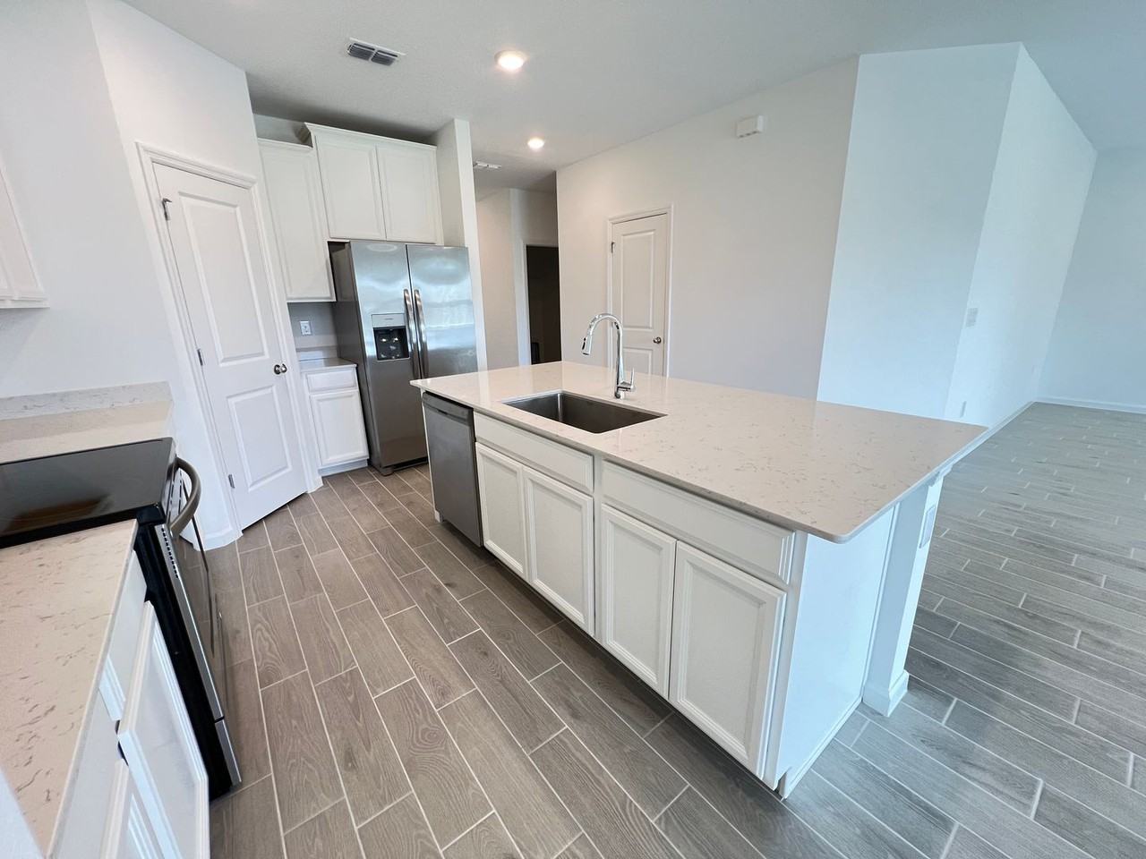 9301 Sw 58th Cir - Photo 5 of 25