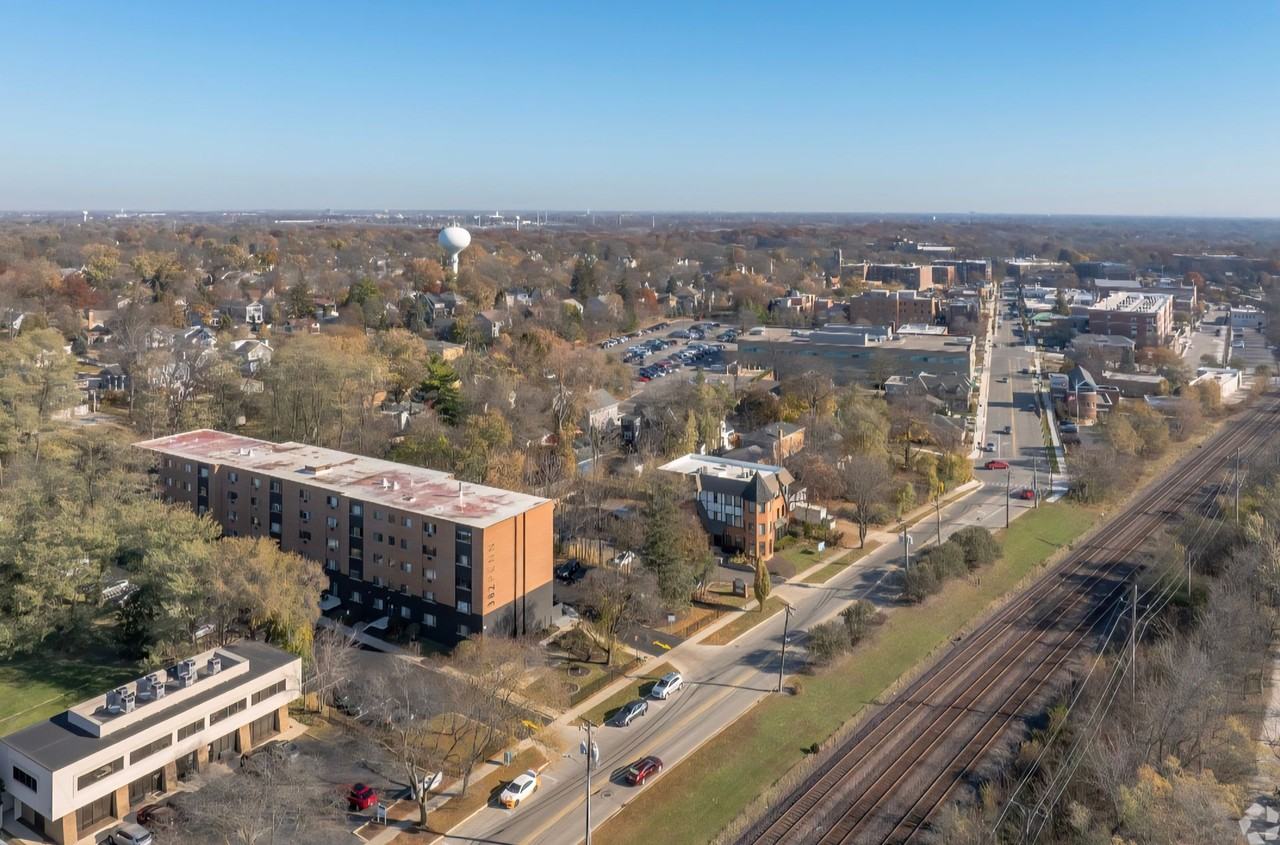 382 Penn - Photo 5 of 49