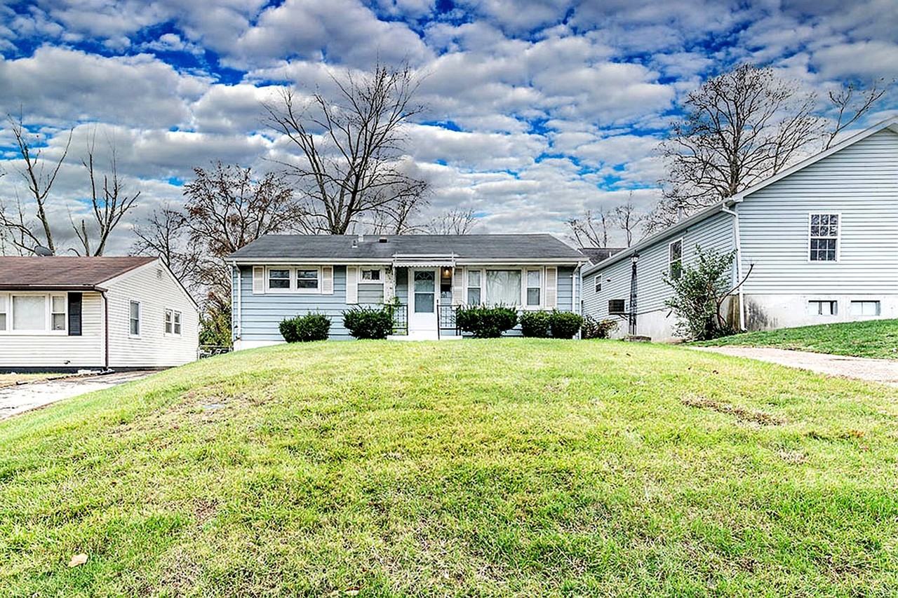 7114 Curtis Avenue - Photo 4 of 34