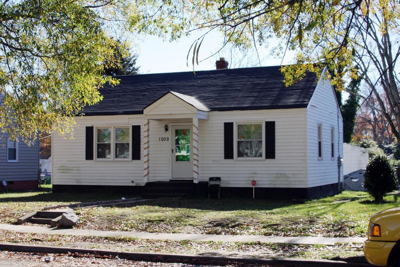 1009 Fourqurean Lane - Photo 3 of 3