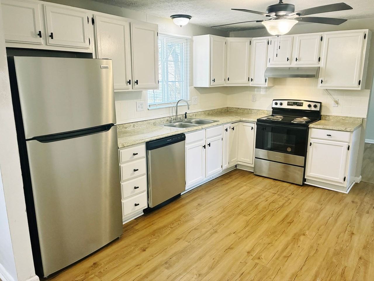 3044 Arrowsmith Dr - Photo 3 of 13