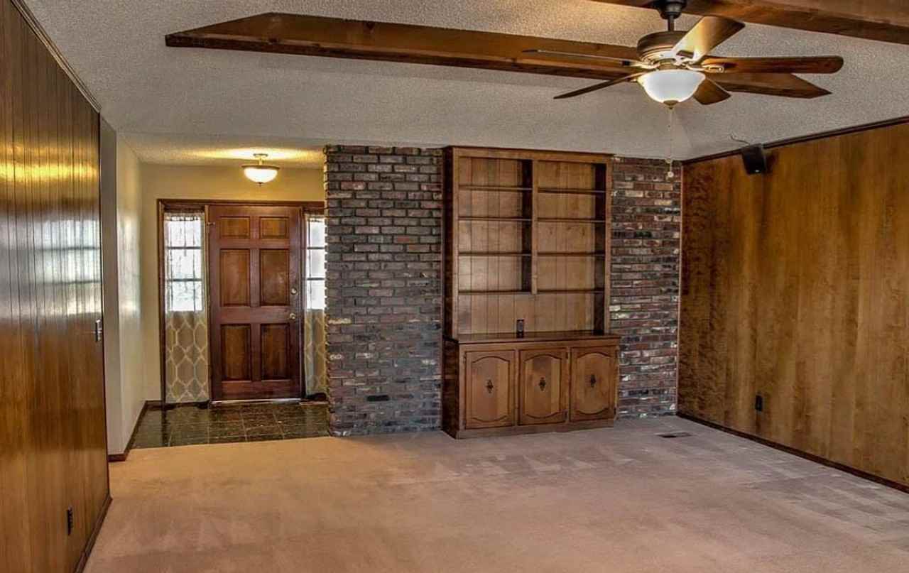 838 Millwood Rd - Photo 2 of 16