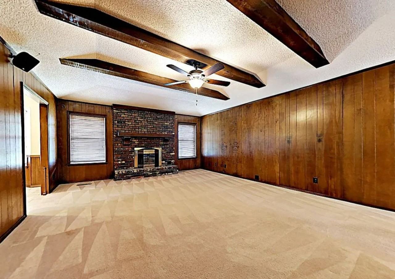 838 Millwood Rd - Photo 3 of 16