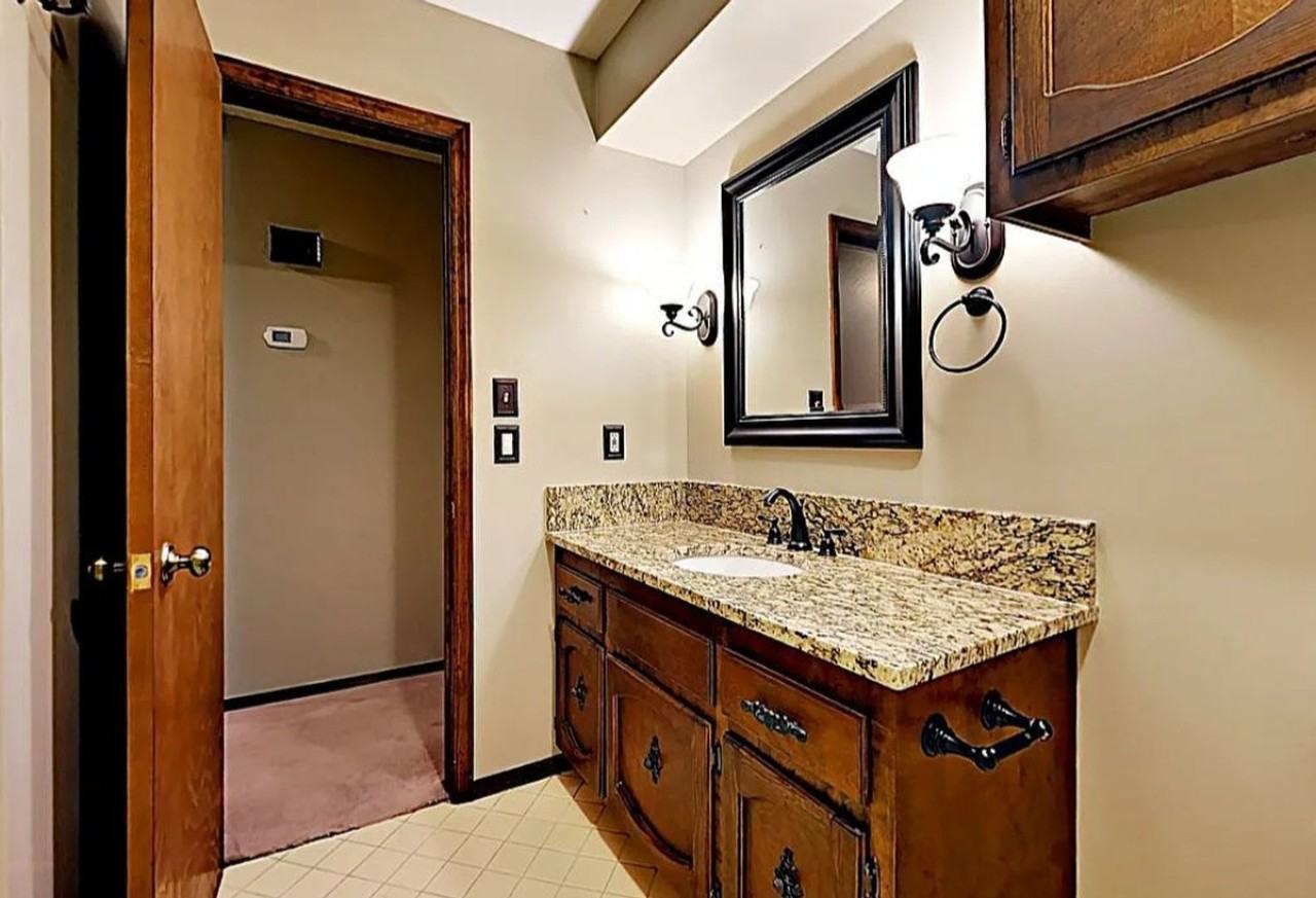 838 Millwood Rd - Photo 7 of 16