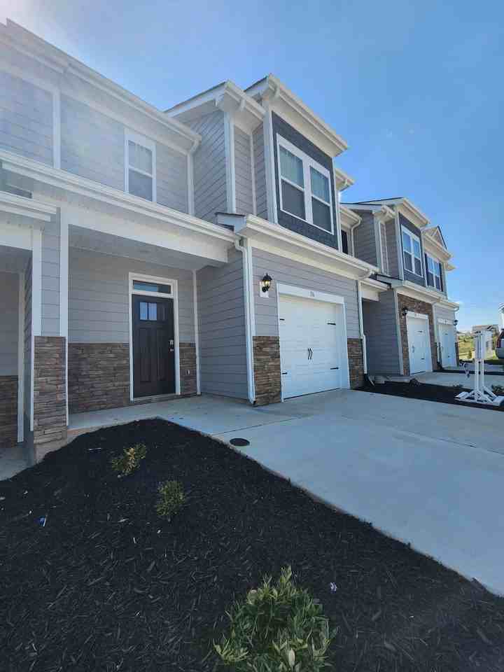 116 Creekview Rd - Photo 2 of 28