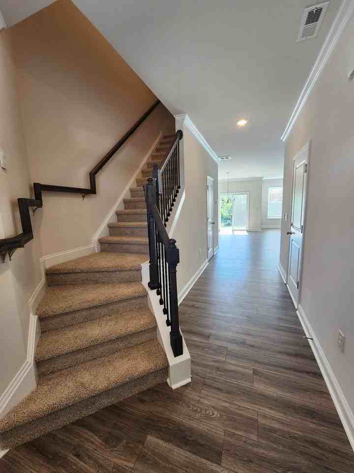 116 Creekview Rd - Photo 3 of 28