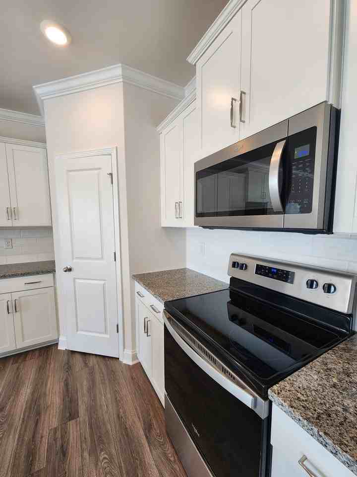 116 Creekview Rd - Photo 5 of 28