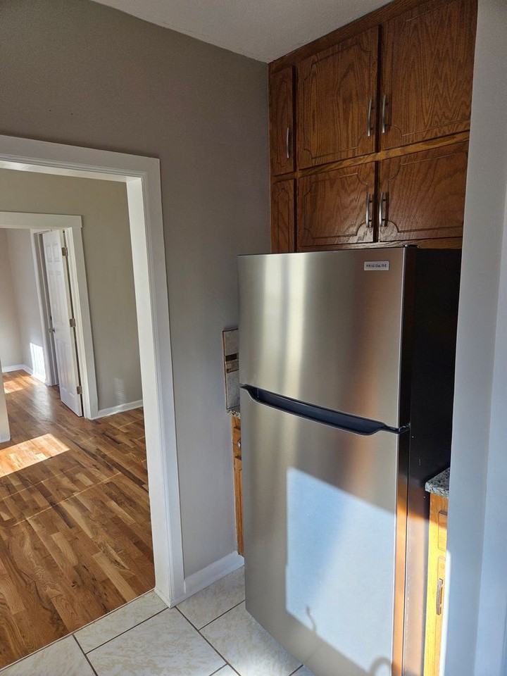 5529 Pine St - Photo 7 of 19