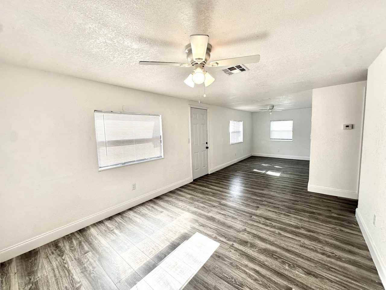 3905 54th Ave N - Photo 4 of 13