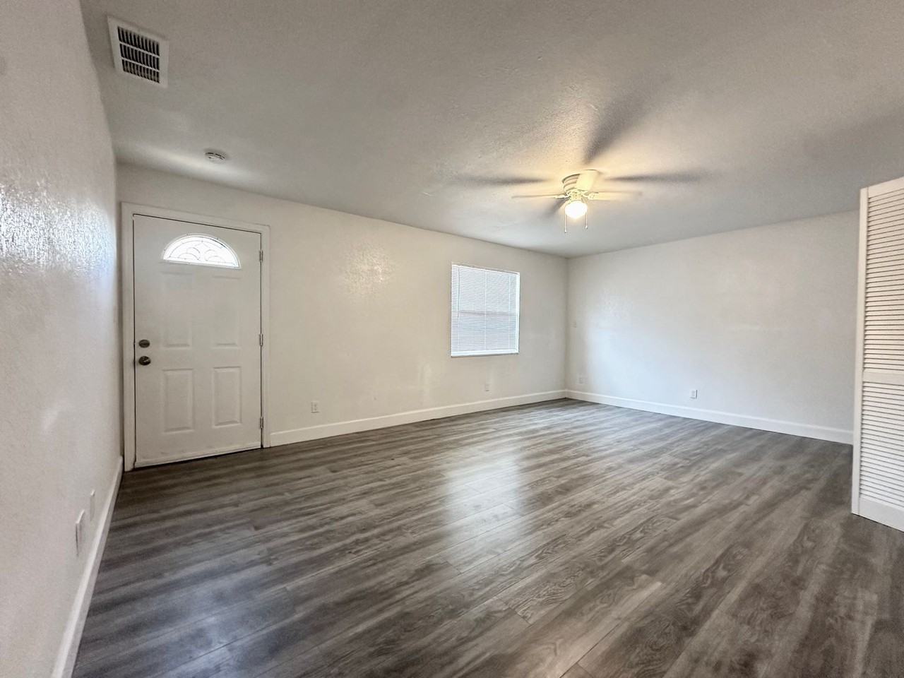 3905 54th Ave N - Photo 7 of 13