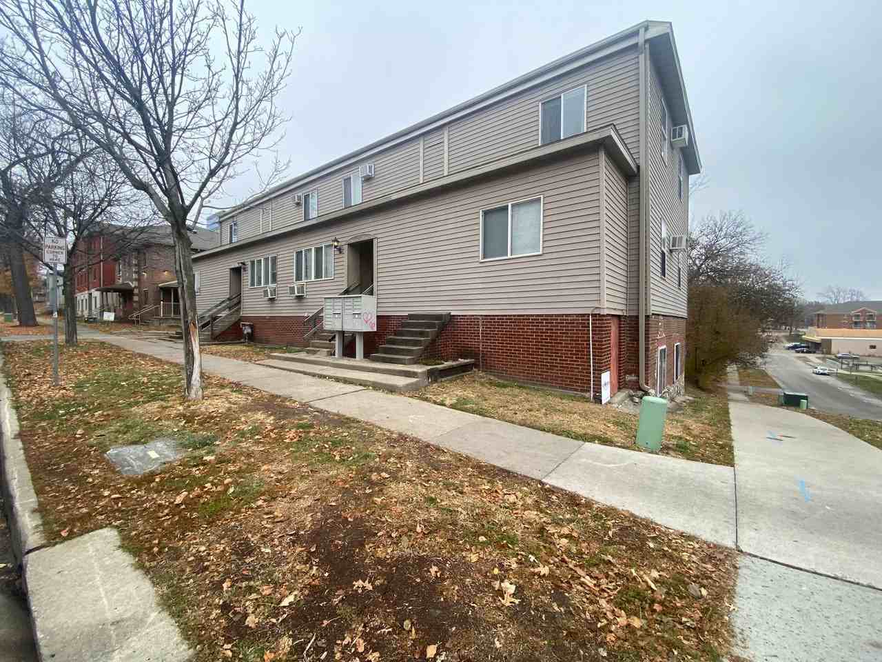 532 S. Dubuque Street - Photo 2 of 20