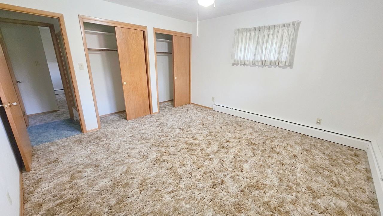 6075 Ne 10th St - Photo 6 of 13