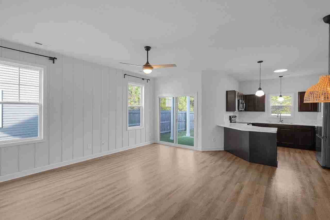 502 Shallotte Ln - Photo 2 of 24