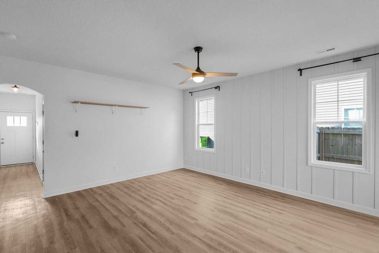 502 Shallotte Ln - Photo 3 of 24