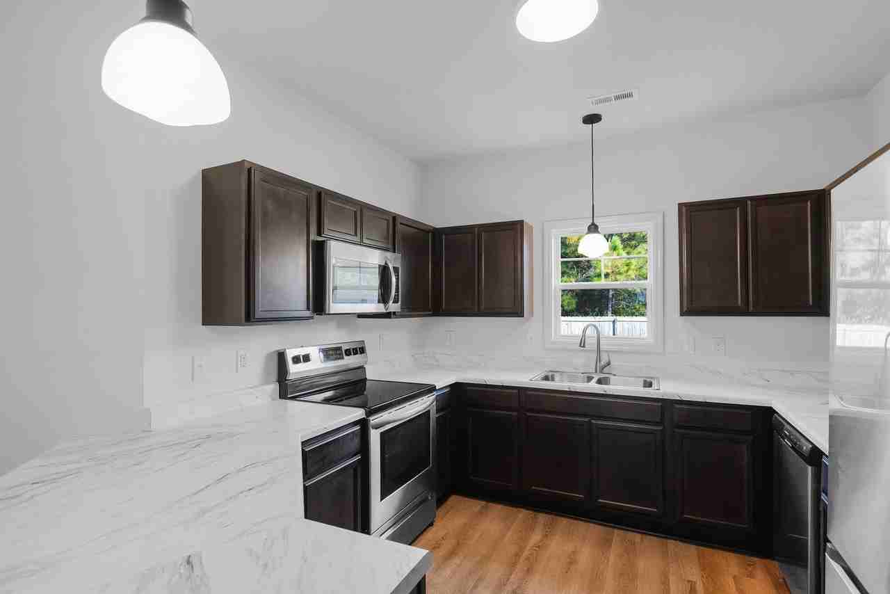 502 Shallotte Ln - Photo 6 of 24