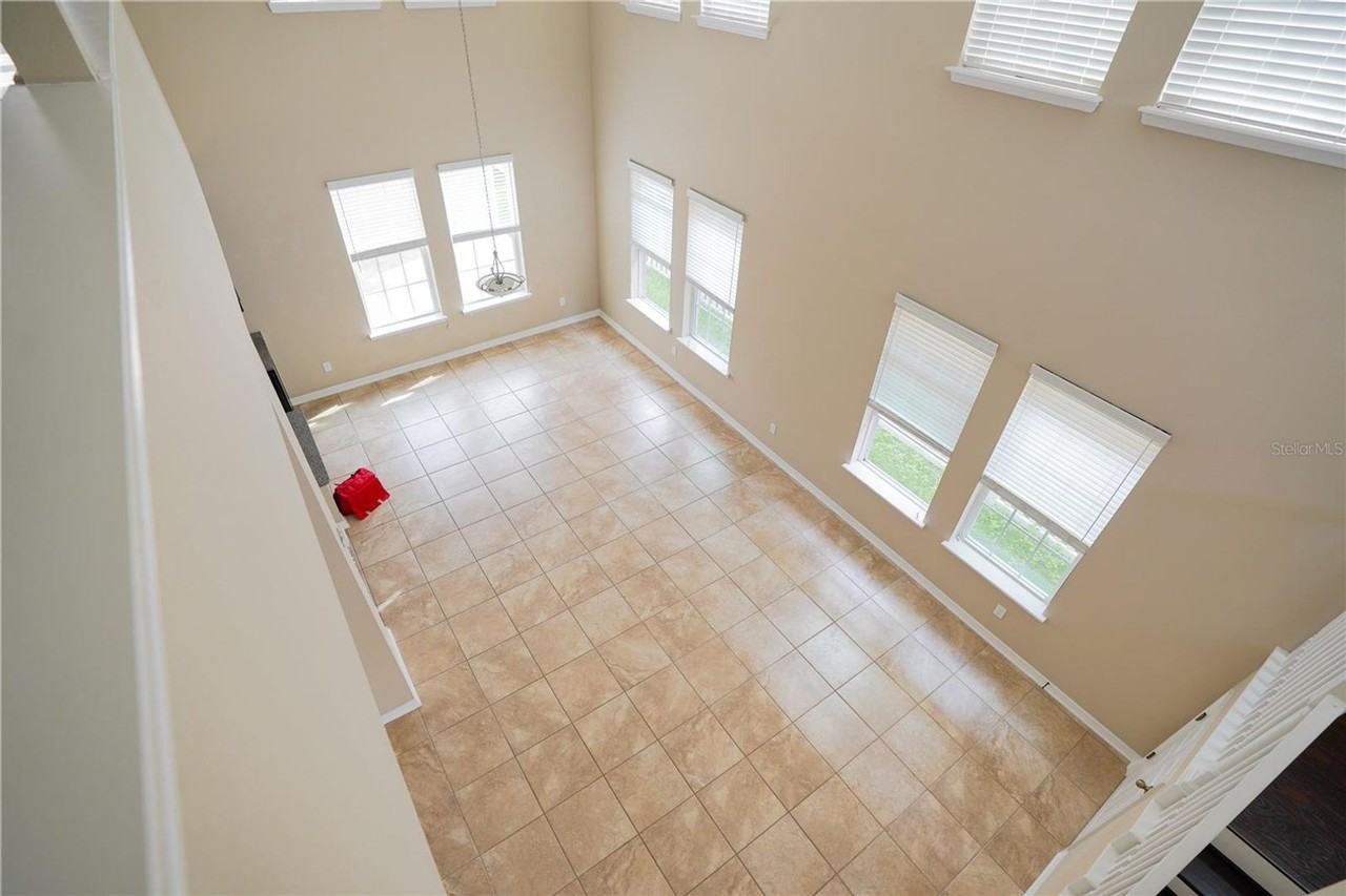 6844 Sundrop Street - Photo 4 of 28