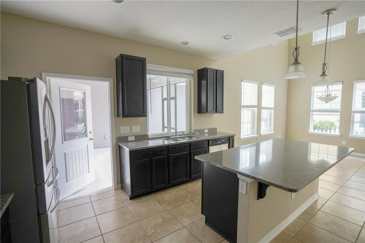 6844 Sundrop Street - Photo 6 of 28