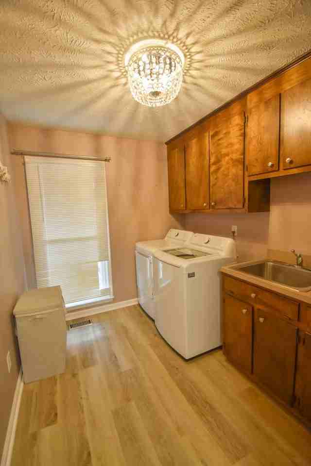 1651 Greenock Ave - Photo 6 of 27