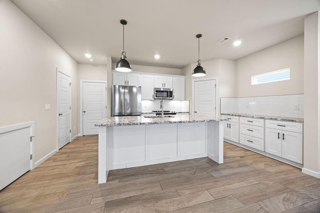 1721 W Whitney Ln - Photo 6 of 25