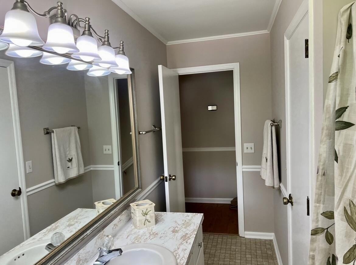 2505 Dowler Cir - Photo 7 of 10