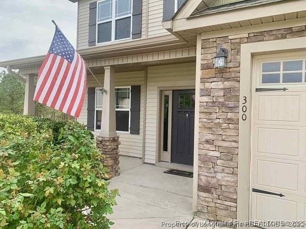 300 Horse Whisperer Ln - Photo 2 of 26