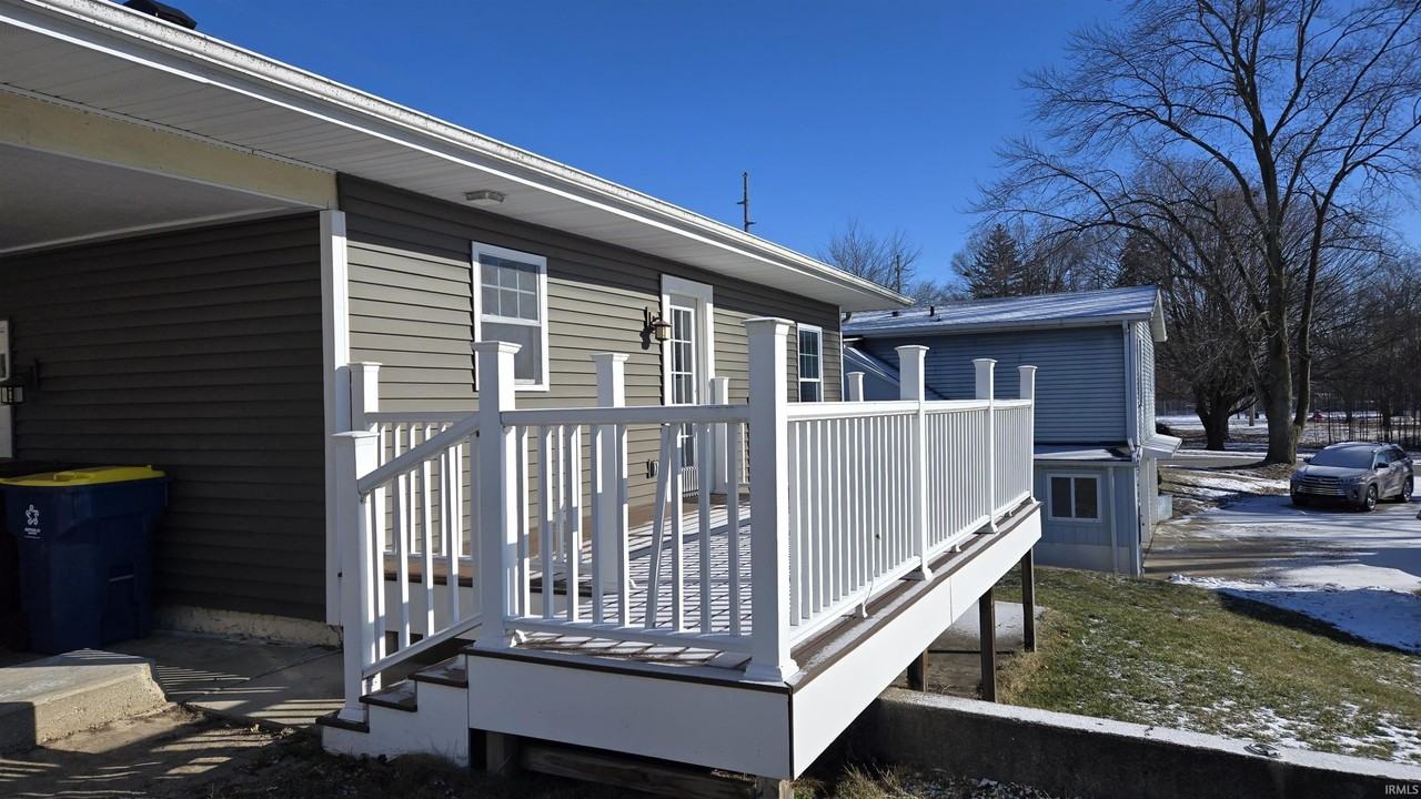 111 Carlin St - Photo 3 of 11