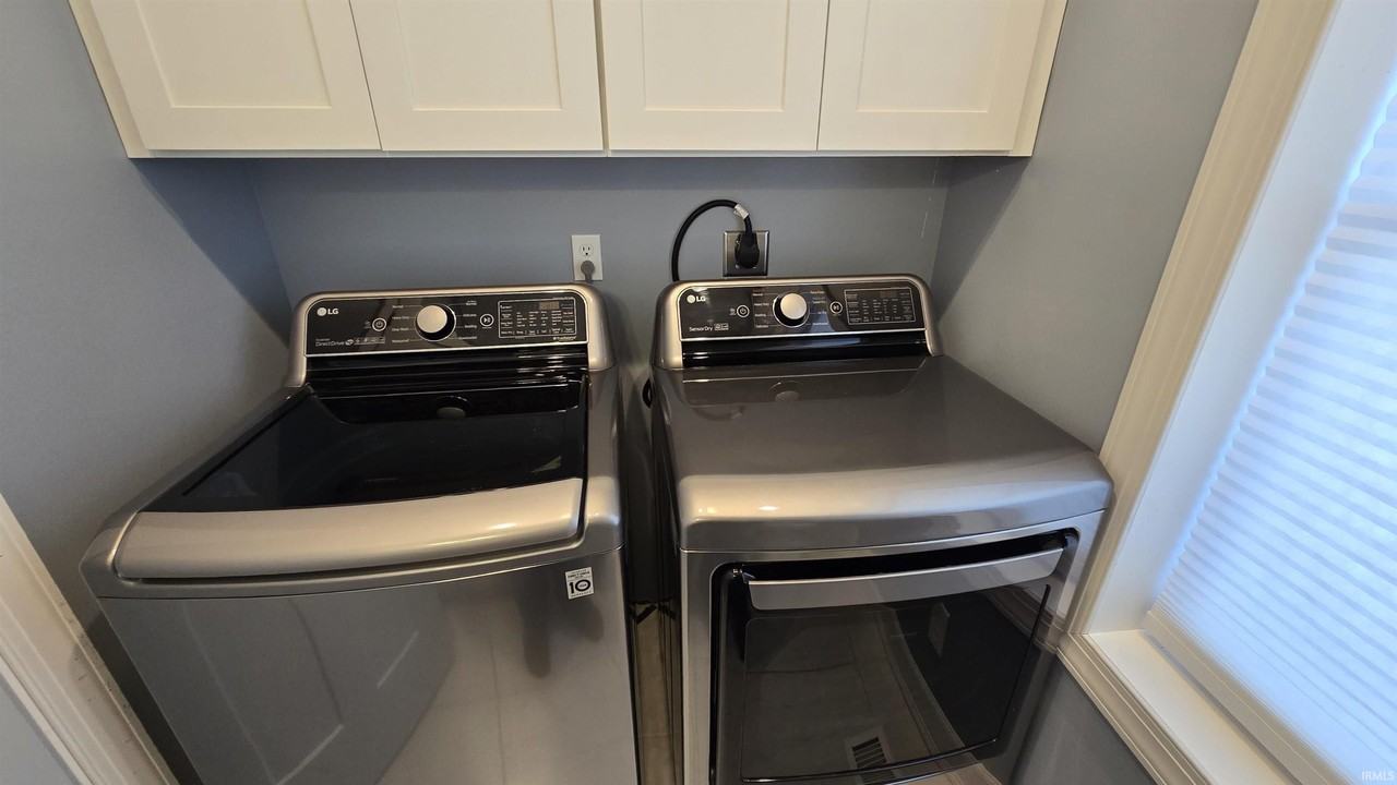 111 Carlin St - Photo 4 of 11