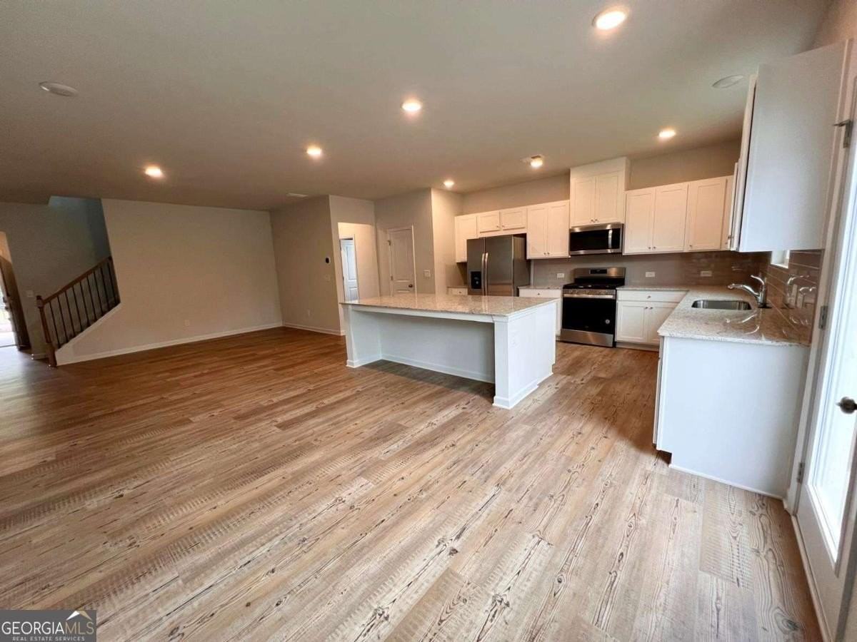 250 Point Place Dr - Photo 6 of 29