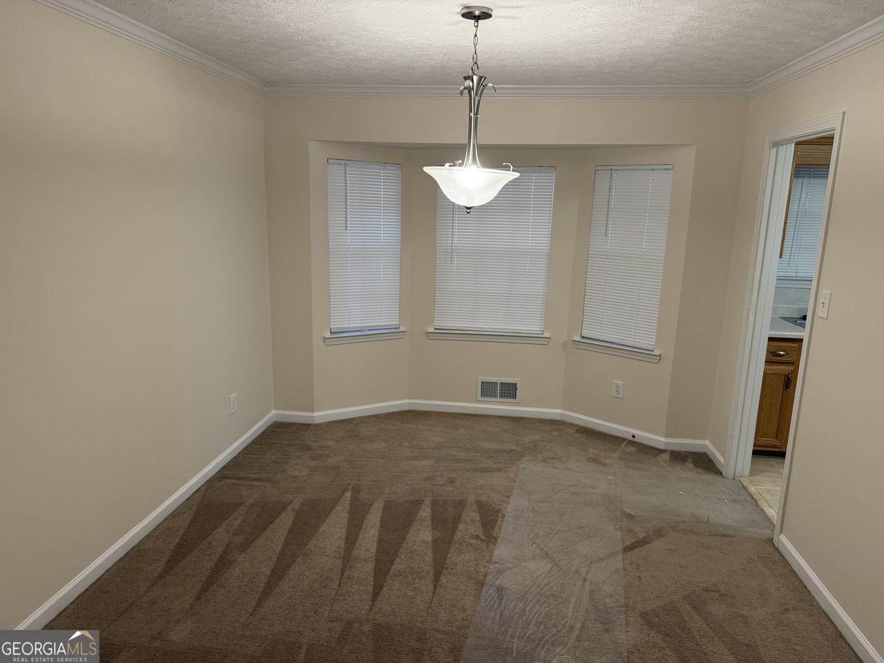 228 Solomon Drive - Photo 5 of 20