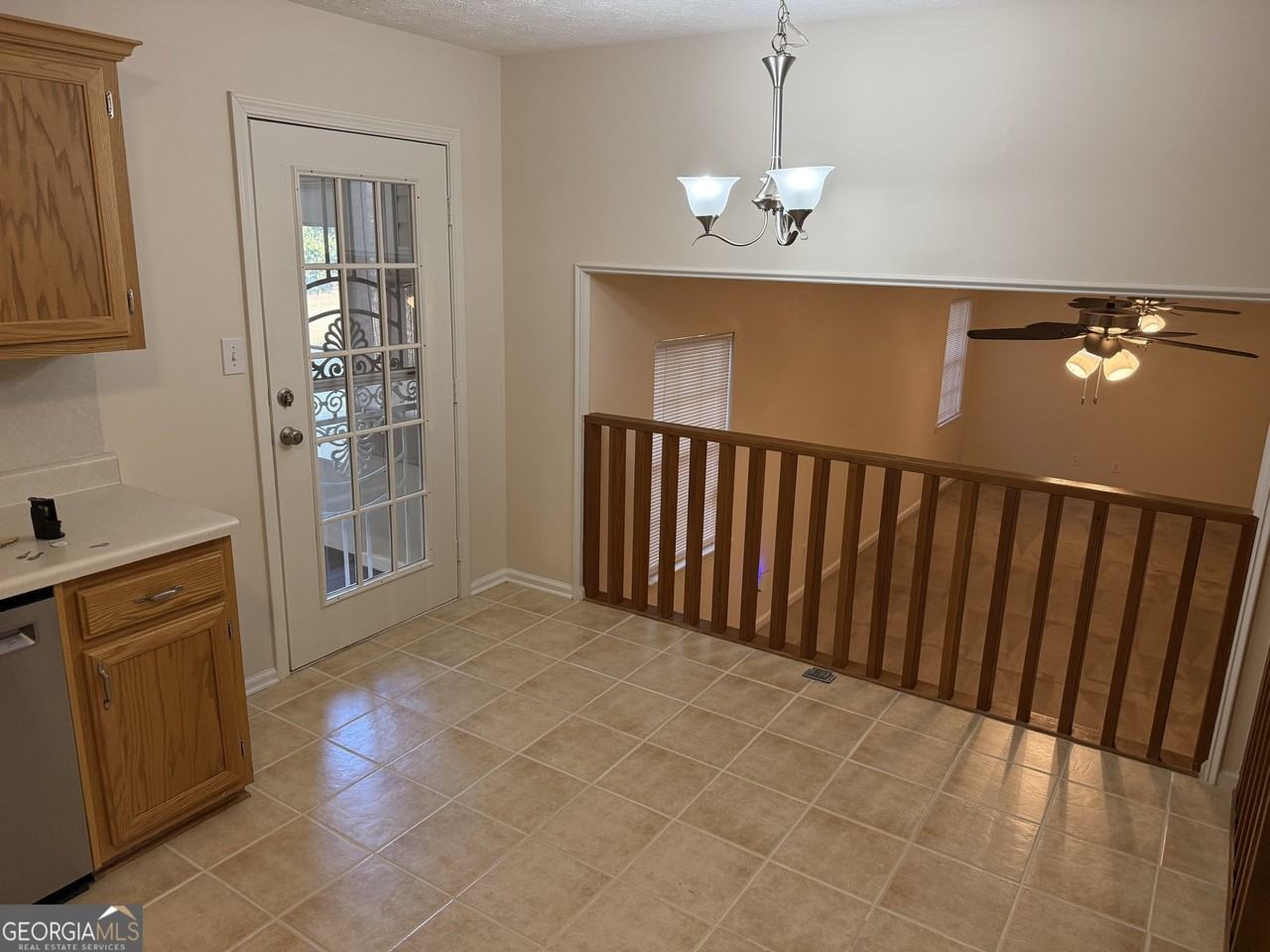 228 Solomon Drive - Photo 7 of 20