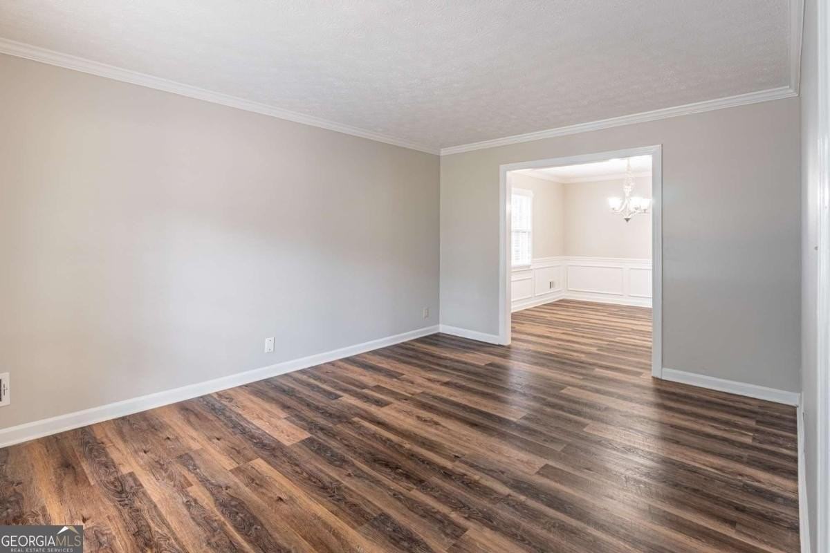 736 Singley Drive - Photo 6 of 32